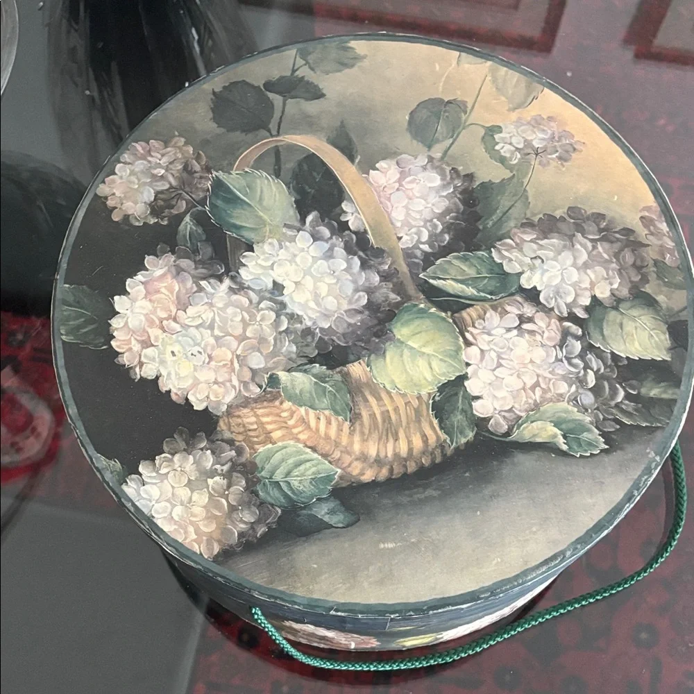 Round Storage Hat Box Hydrangea Floral Design Green Handle vintage